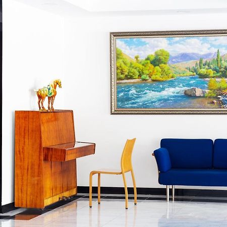 Central Asia Hotel Tasken Kültér fotó