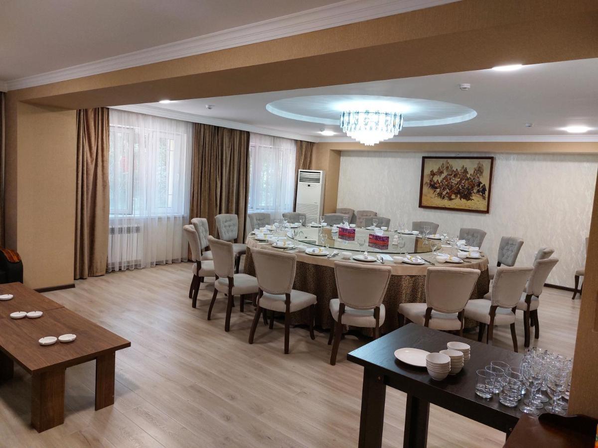 Central Asia Hotel Tasken Kültér fotó